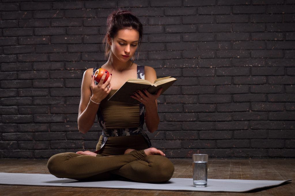 Yoga-book-apple-water