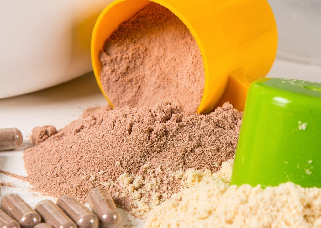 Chocolate-powder-protein-scoop